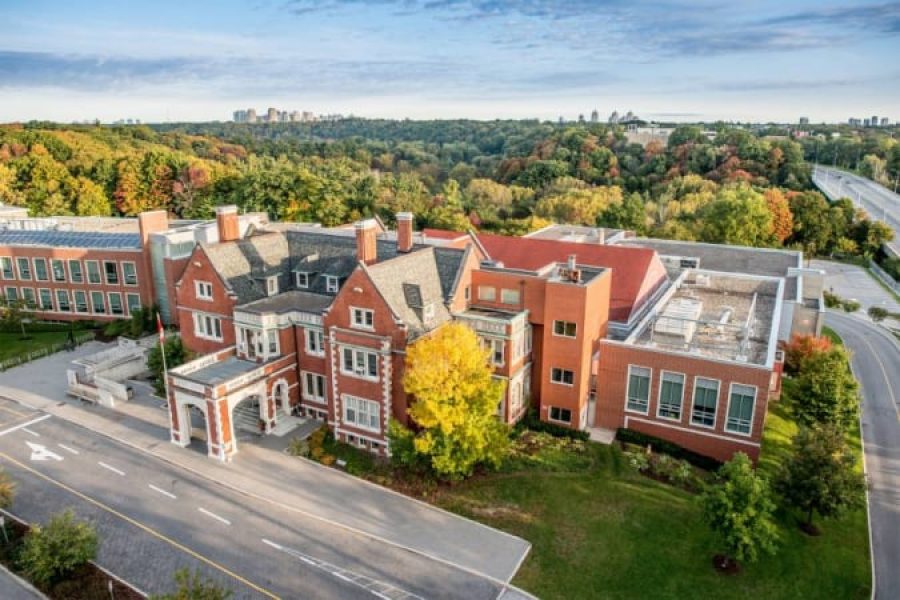 تحصیل در مدرسه کانادا به نام Toronto French School